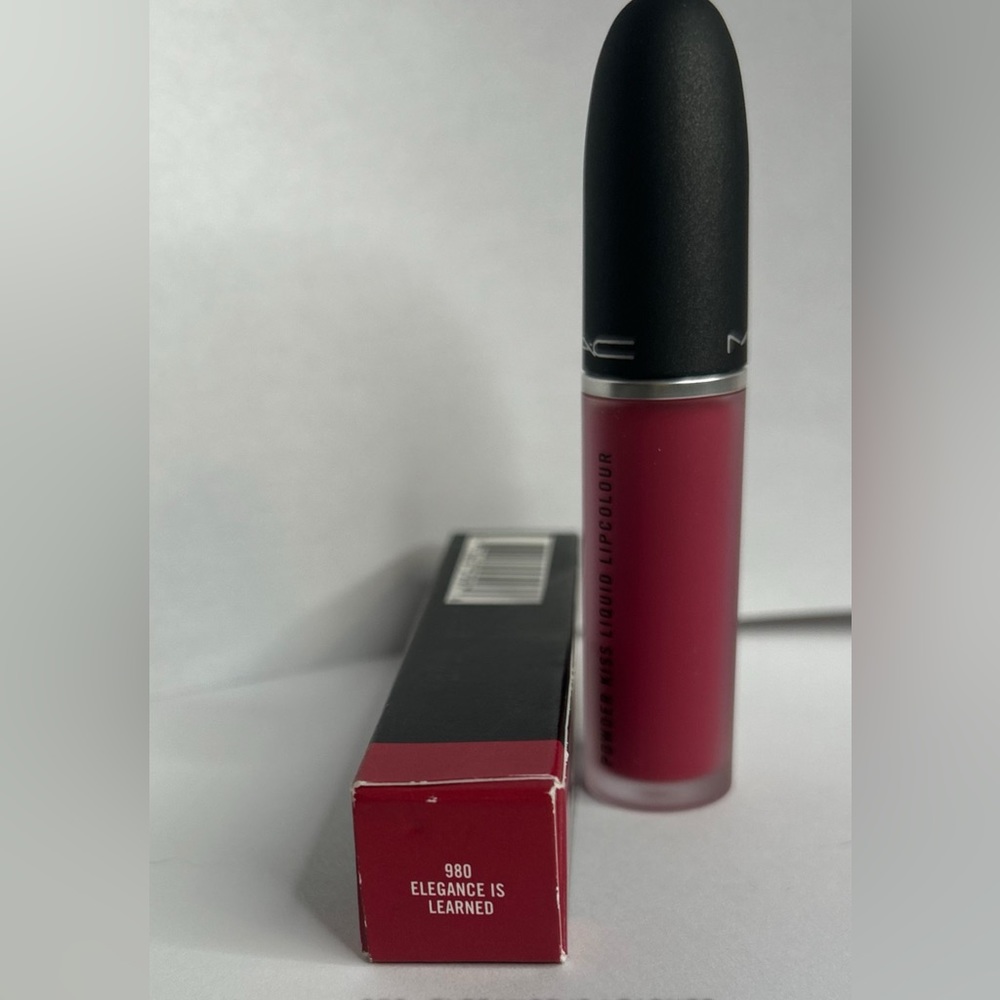 MAC LIPSTICK- ELEGANCE IS LEARNED